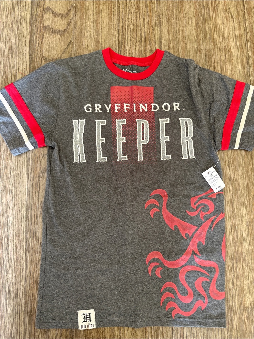 Universal studios the wizarding world Griffindor Keeper T-shirt BNWT